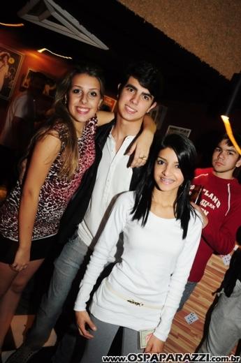 Véspera de feriado com Vegas Party no La Musik