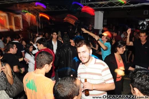 Véspera de feriado com Vegas Party no La Musik
