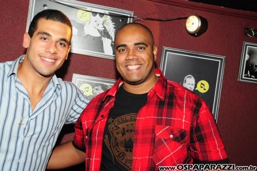 Véspera de feriado com Vegas Party no La Musik