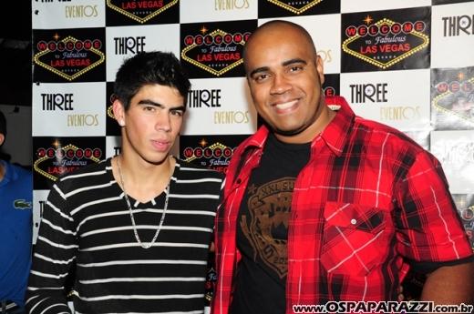 Véspera de feriado com Vegas Party no La Musik