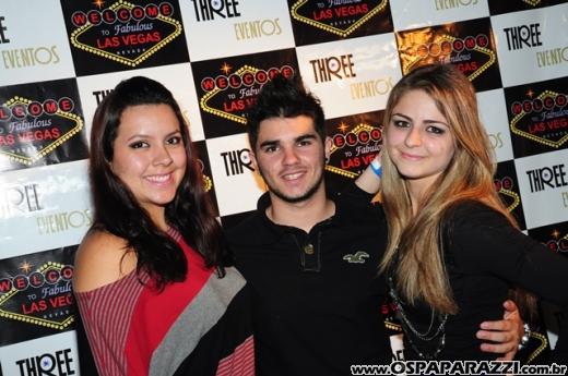 Véspera de feriado com Vegas Party no La Musik