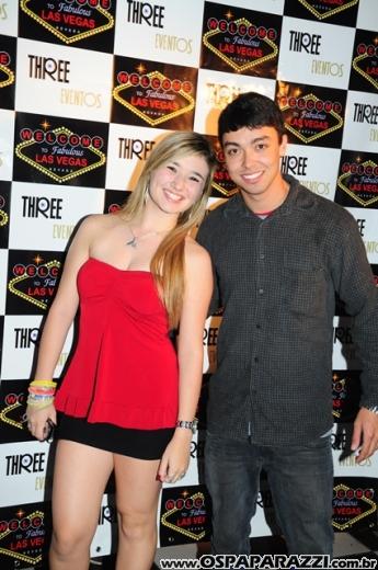 Véspera de feriado com Vegas Party no La Musik