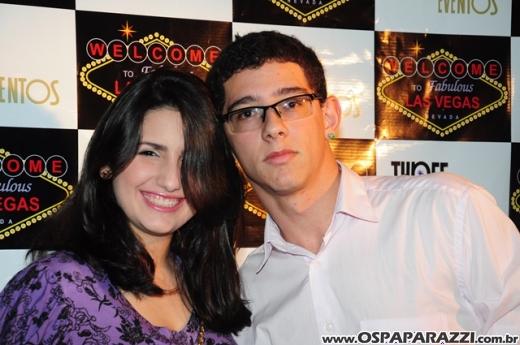 Véspera de feriado com Vegas Party no La Musik