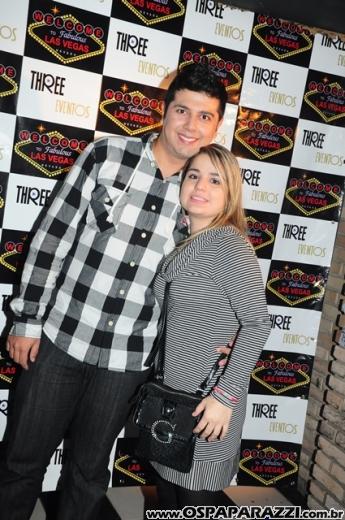 Véspera de feriado com Vegas Party no La Musik