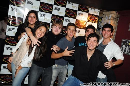 Véspera de feriado com Vegas Party no La Musik
