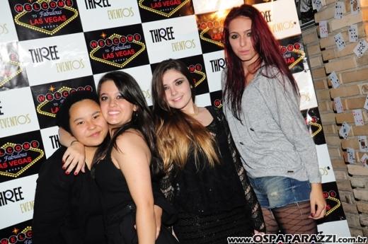 Véspera de feriado com Vegas Party no La Musik