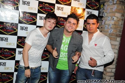 Véspera de feriado com Vegas Party no La Musik
