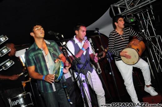 Véspera de feriado com Vegas Party no La Musik