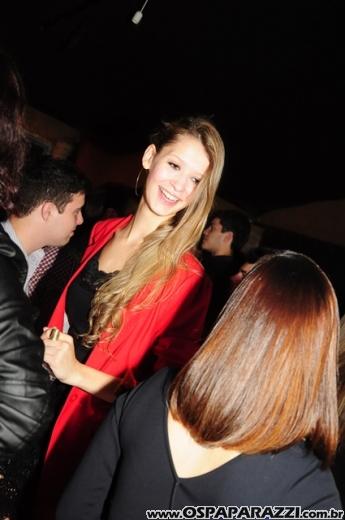 Véspera de feriado com Vegas Party no La Musik