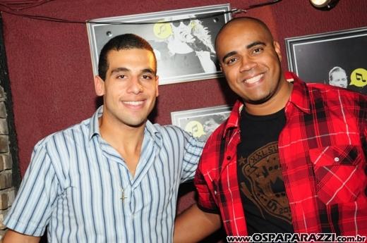Véspera de feriado com Vegas Party no La Musik