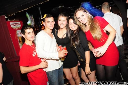 Véspera de feriado com Vegas Party no La Musik