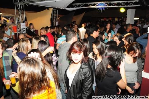 Véspera de feriado com Vegas Party no La Musik