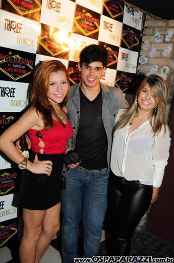 Véspera de feriado com Vegas Party no La Musik