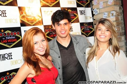 Véspera de feriado com Vegas Party no La Musik