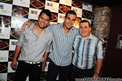 Véspera de feriado com Vegas Party no La Musik