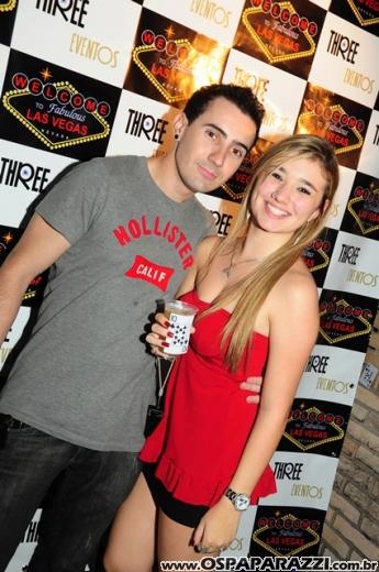 Véspera de feriado com Vegas Party no La Musik