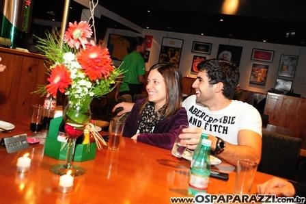Casais apaixonados comemoram o Dia dos Namorados no Guten