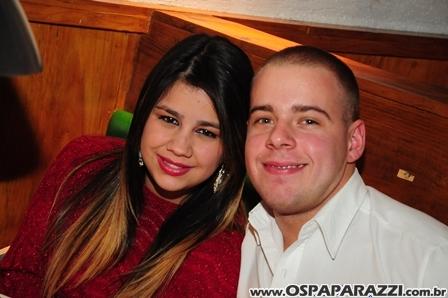 Casais apaixonados comemoram o Dia dos Namorados no Guten