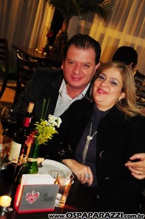 Casais apaixonados comemoram o Dia dos Namorados no Guten