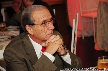Baile Vermelho e Branco comemora os 99 anos da AESJ