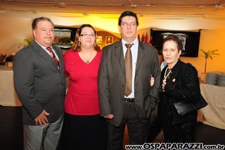 Baile Vermelho e Branco comemora os 99 anos da AESJ