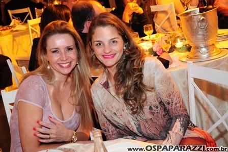Baile Vermelho e Branco comemora os 99 anos da AESJ