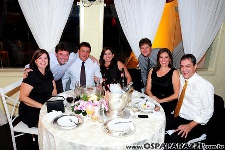 Baile Vermelho e Branco comemora os 99 anos da AESJ