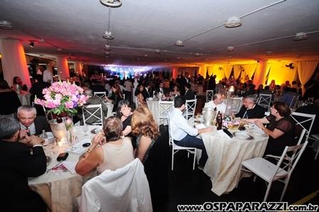 Baile Vermelho e Branco comemora os 99 anos da AESJ