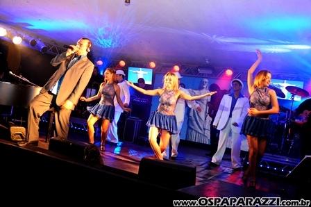 Baile Vermelho e Branco comemora os 99 anos da AESJ