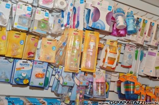 Turma Mixirica faz coquetel e lança seção de sapatos infantis