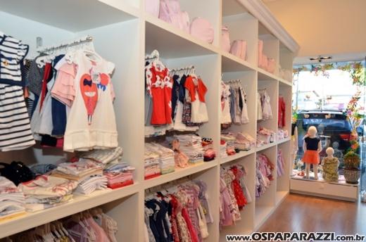 Turma Mixirica faz coquetel e lança seção de sapatos infantis