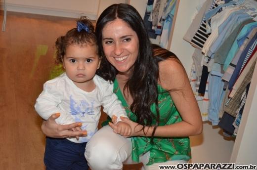 Turma Mixirica faz coquetel e lança seção de sapatos infantis