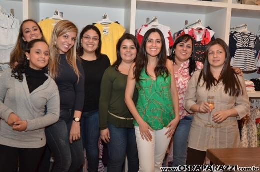 Turma Mixirica faz coquetel e lança seção de sapatos infantis