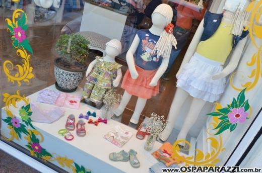 Turma Mixirica faz coquetel e lança seção de sapatos infantis