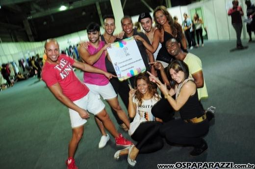 Celebridades desfilam no Oscar Fashion Days Festival 2012