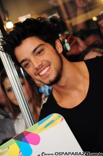 Celebridades desfilam no Oscar Fashion Days Festival 2012