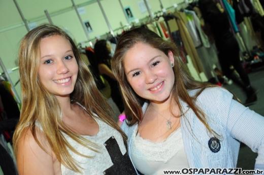Celebridades desfilam no Oscar Fashion Days Festival 2012