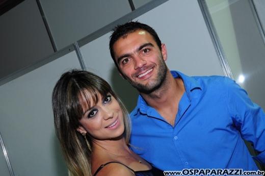Celebridades desfilam no Oscar Fashion Days Festival 2012