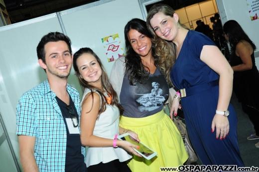 Celebridades desfilam no Oscar Fashion Days Festival 2012
