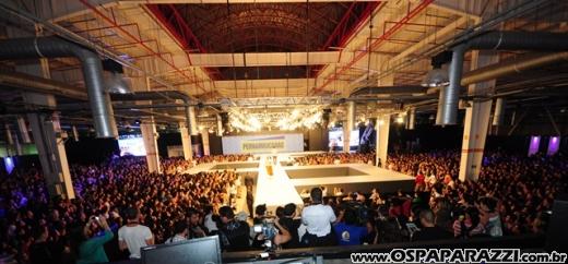 Celebridades desfilam no Oscar Fashion Days Festival 2012