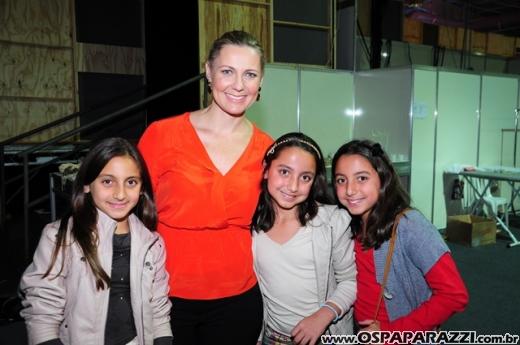 Celebridades desfilam no Oscar Fashion Days Festival 2012