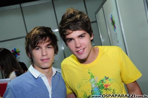 Celebridades desfilam no Oscar Fashion Days Festival 2012