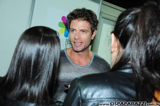 Celebridades desfilam no Oscar Fashion Days Festival 2012