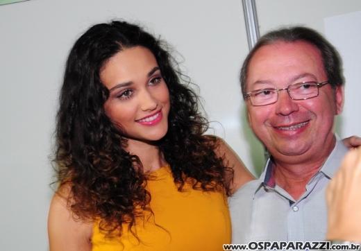 Celebridades desfilam no Oscar Fashion Days Festival 2012