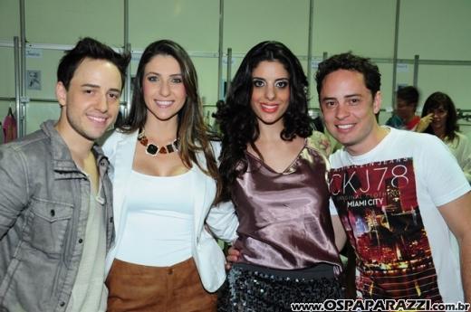 Celebridades desfilam no Oscar Fashion Days Festival 2012
