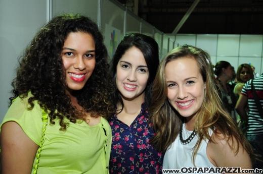 Celebridades desfilam no Oscar Fashion Days Festival 2012