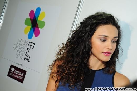 Celebridades desfilam no Oscar Fashion Days Festival 2012