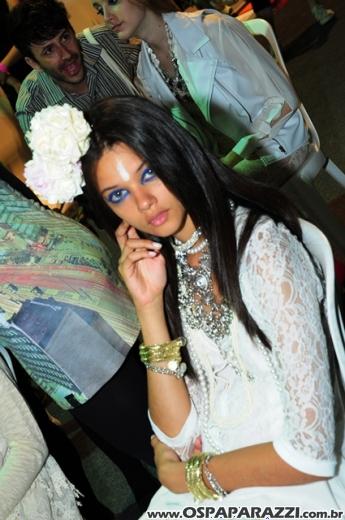 Celebridades desfilam no Oscar Fashion Days Festival 2012