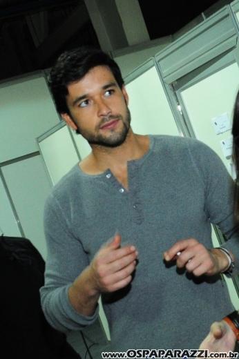 Celebridades desfilam no Oscar Fashion Days Festival 2012