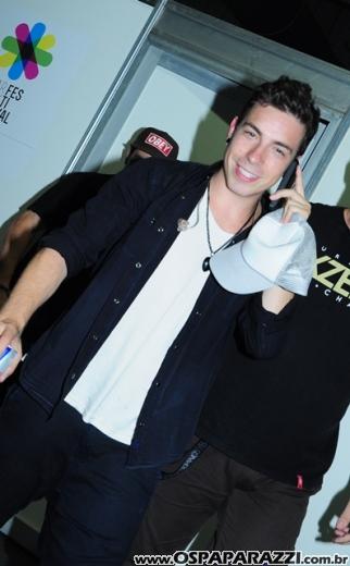 Celebridades desfilam no Oscar Fashion Days Festival 2012